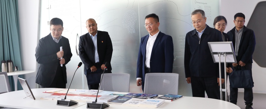 侯景濱帶隊赴河北金融學院走訪交流